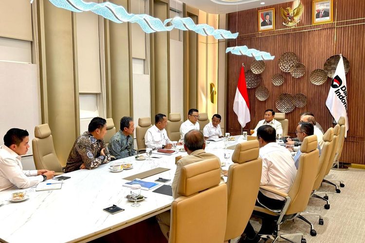 Prabowo Ratas Bareng Bahlil-Airlangga di Danantara, Percepat Program Strategis Nasional