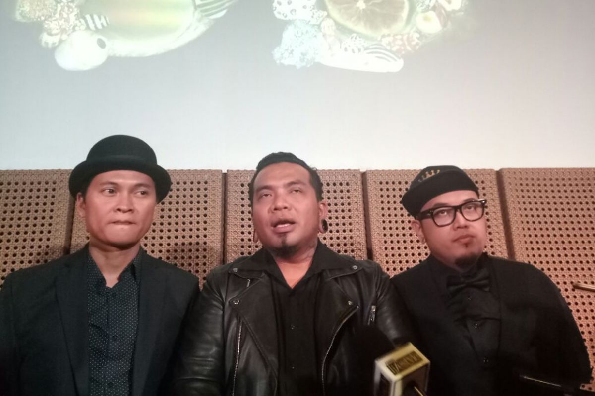 Endank Soekamti saat diwawancarai pada peluncuran album Salam Indonesia di Galeri Indonesia Kaya, Grand Indonesia, Jakarta Pusat, Kamis (9/11/2017).