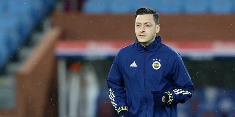 Bintang Fenerbache, Mesut Oezil.