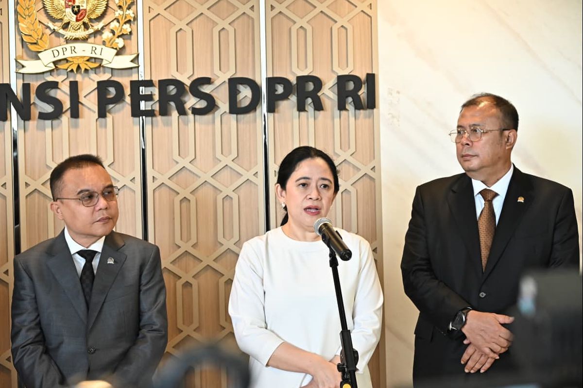 Ketua DPR RI Puan Maharani saat konferensi pers usai Rapat Paripurna di Kompleks Parlemen Senayan, Jakarta, Selasa (25/11/2025). 