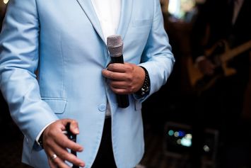 10 Cara Menjadi Host Trivia Night yang Profesional dan Fun 
