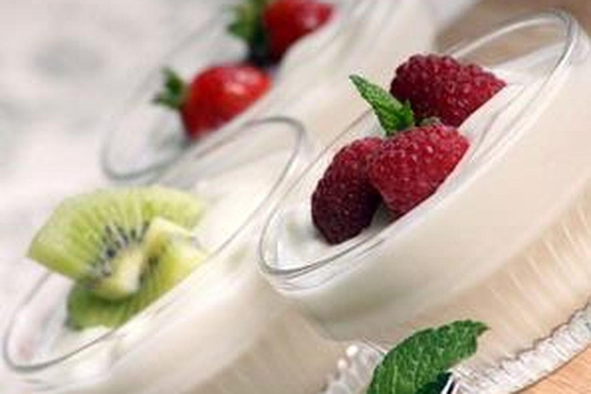 Makan yogurt dengan topping buah sebagai sarapan atau makan malam, dan camilan. Disarankan mengasup yogurt 400 miligram per hari, dengan 200 miligram per sekali makan.