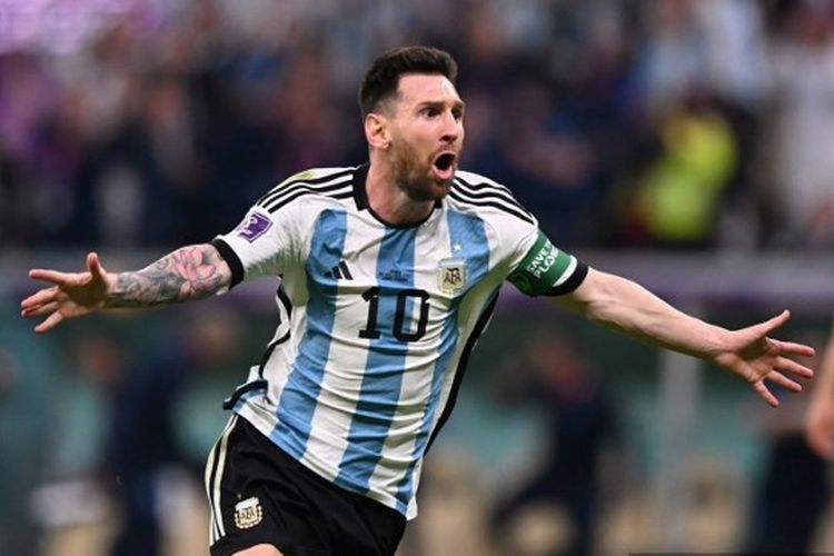 Hasil Argentina vs Meksiko: Lionel Messi melakukan selebrasi seusai mencetak gol pada laga Grup C Piala Dunia 2022 Qatar yang mempertemukan Argentina vs Meksiko di Lusail Stadium, Minggu (27/11/2022) dini hari WIB. Gol Lionel Messi mewarnai kemenangan 2-0 timnas Argentina.