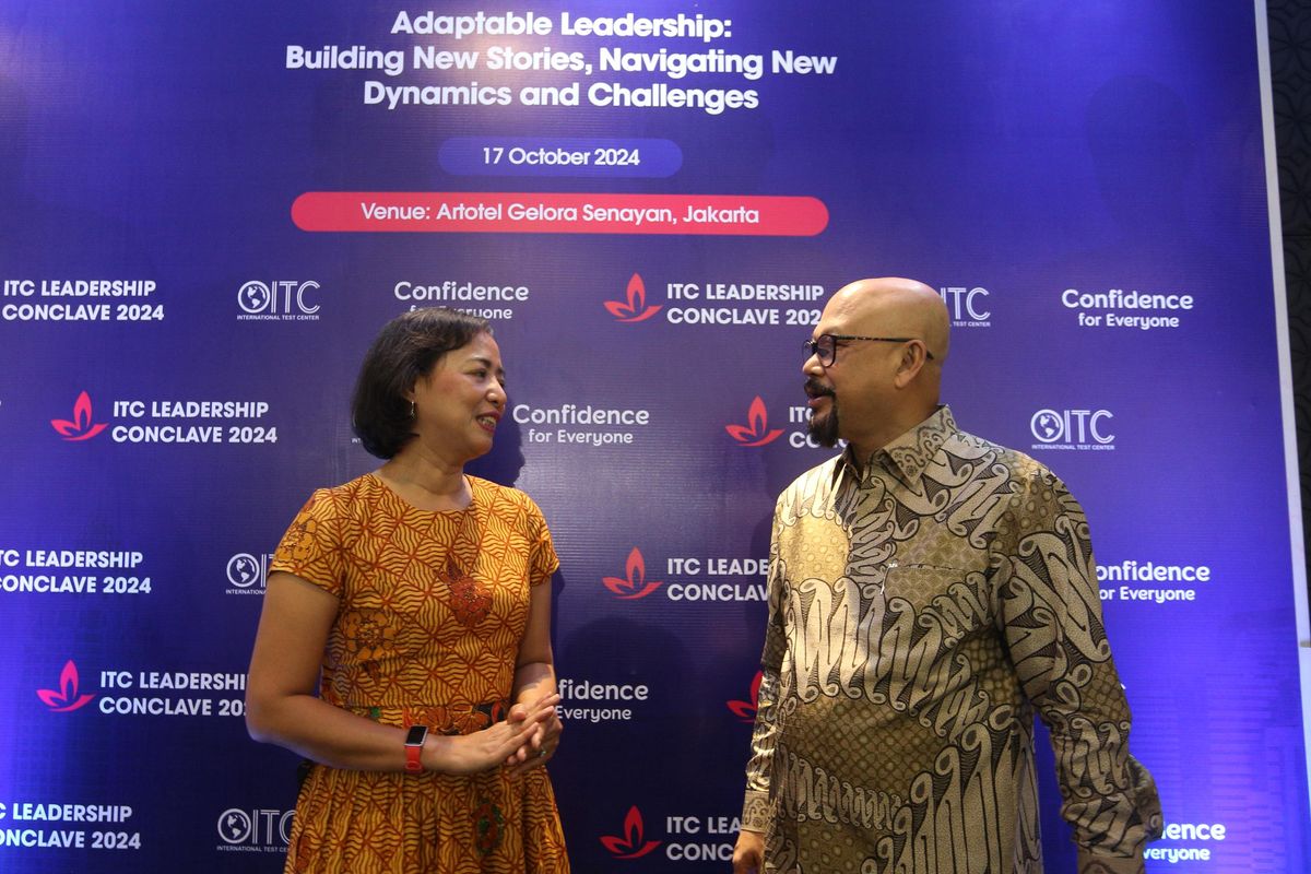 Jenny Lee, CEO International Test Center (kiri) bersama Prof. Hammam Riza, Presiden Collaborative Research and Industrial Innovation in Artificial Intelligence (kanan).
