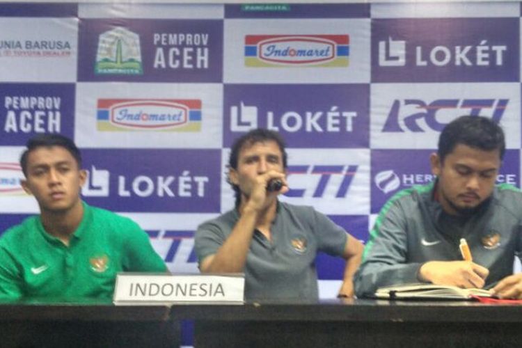 Sesi jumpa pers timnas Indonesia pasca-laga kontra Brunei dalam Aceh World Solidarity Games 2017 di Stadion Harapan Bangsa, Banda Aceh, Sabtu (2/12/2017).