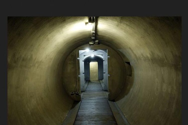Foto terbaru muncul tentang dokumentasi rumah bawah tanah yang digunakan Mussolini di detik-detik akhir upaya pembunuhan dirinya oleh sekutu.