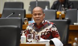 Soal Oknum TNI Penendang Motor Ibu-ibu, Komisi I DPR Desak Mabes TNI Berikan Sanksi