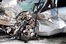 Kecelakaan Mobil Vs Truk di Probolinggo, Satu Sopir Tewas Terjepit