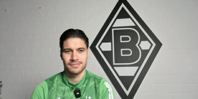 Bek Timnas Indonesia dan Borussia Moenchengladbach, Kevin Diks, ketika berbicara dengan sejumlah jurnalis secara daring dalam Bundesliga Media Round Table, Selasa (16/12/2025).