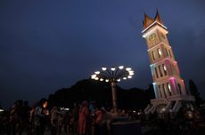 4 Wisata Malam di Bukittinggi, Mampir ke Lapangan Kantin