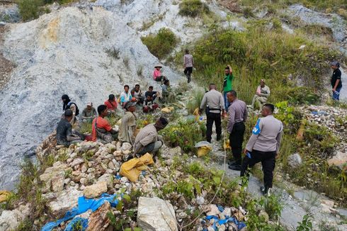 Sisir Kawasan Tambang Emas Gunung Botak, Polisi Tangkap 19 Penambang Ilegal