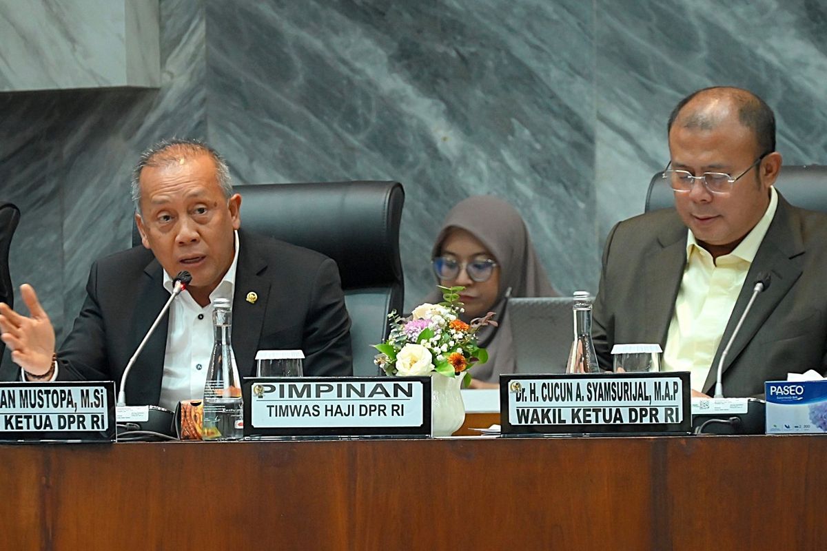 Anggota Tim Pengawas Haji (Timwas) DPR RI Saan Mustopa saat Rapat Evaluasi Timwas Haji di Gedung Nusantara, DPR RI, Senayan, Jakarta, Selasa (8/7/2025)