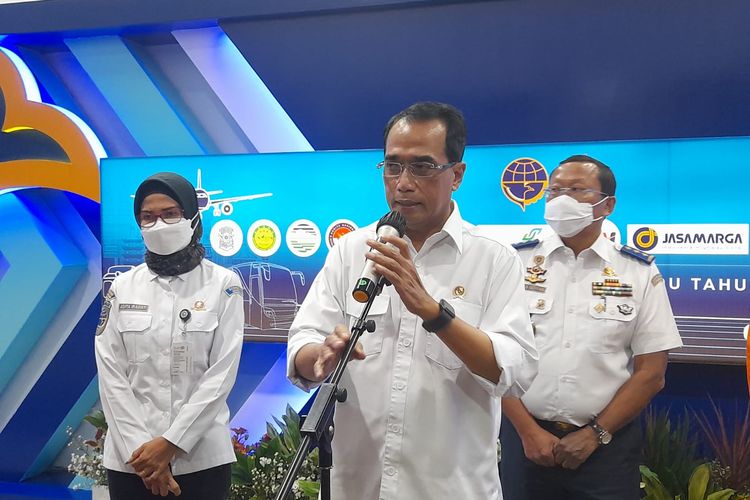 Menteri Perhubungan Budi Karya Sumadi di Gedung Kementerian Perhubungan, Jakarta, Senin (25/4/2022).
