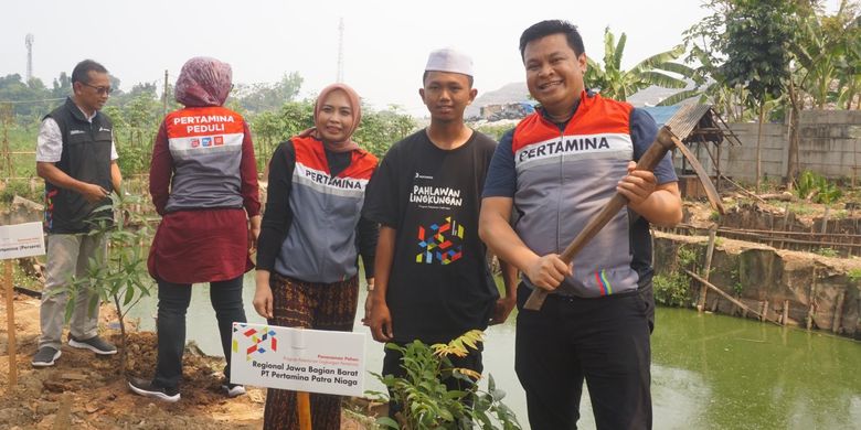 PT Pertamina (Persero) melalui PT Pertamina Patra Niaga Regional Jawa Bagian Barat (RJBB) meresmikan program Tanggung Jawab Sosial dan Lingkungan (TJSL) Pelestarian Lingkungan Hidup di Kawasan Bantar Gebang, tepatnya di Sekolah Alam Tunas Mulia, Sumur Batu, Kecamatan Bantar Gebang, Kota Bekasi, Selasa (15/8/2023).