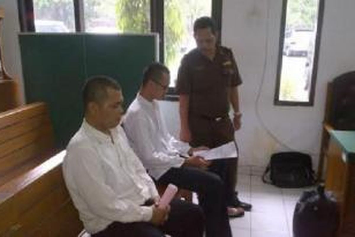 Sidang dakwaan pembunuhan Feby Lorita (32) dengan terdakwa kakak beradik Asido (22) dan Daniel (28) di PN Depok, Rabu (18/6/2014) sore. 