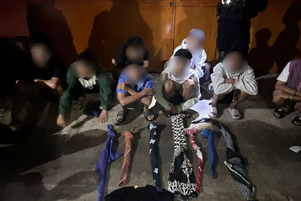 Remaja yang diamankan saat diduga hendak perang sarung, Kamis (6/3/2025) 