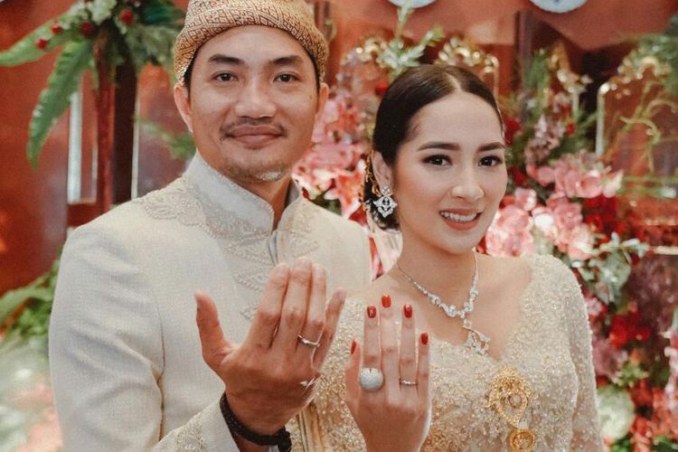 Niken Anjani dan Adimaz Pramono resmi menikah