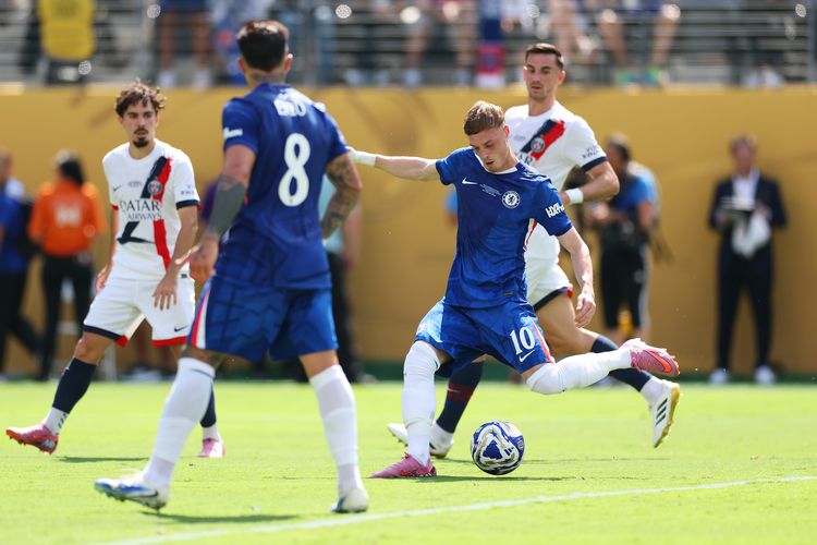 Penyerang Chelsea, Cole Palmer, dinobatkan sebagai pemain terbaik atau Man of the Match dalam laga final Piala Dunia Antarklub 2025 melawan Paris Saint-Germain (PSG). Pertandingan Chelsea vs PSG digelar di Stadion MetLife, New Jersey, pada Minggu (13/7/2025) waktu setempat atau Senin (14/7/2025) dini hari WIB.