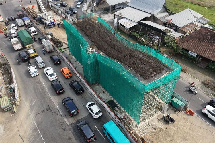 Proyek pembangunan jalan Tol Solo-Jogja-YIA Seksi 2 Paket 2.2B Trihanggo-Junction Sleman menggunakan teknologi Sosrobahu. 