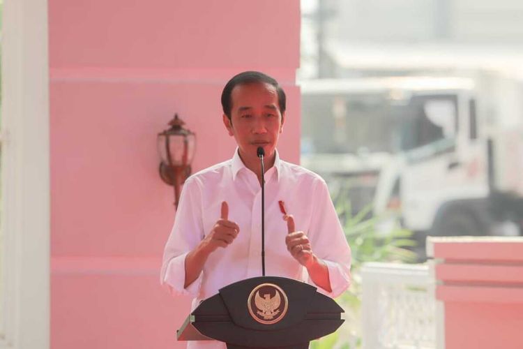 Presiden Joko Widodo (Jokowi) meresmikan Instalasi Pengolah Sampah menjadi Energi Listrik (PSEL) berbasis teknologi ramah lingkungan di Benowo, Kota Surabaya, Jawa Timur, Kamis (6/5/2021).