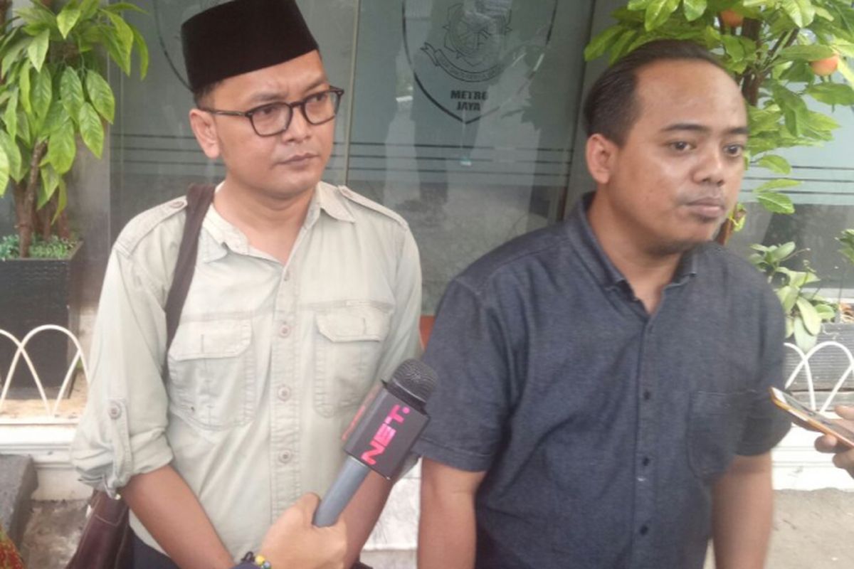 Guntur Romli, dan Muannas Al Aidid saat berada di Mapolda Metro Jaya, Rabu (6/9/2017).