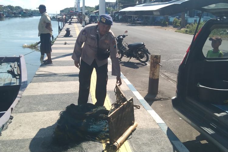 Gunakan Jaring Trawl di Perairan Pasuruan, Seorang Nelayan Ditangkap
