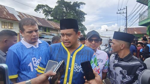 Usai Debat Kedua, Bobby Nasution Minta Tim Hukum Cabut Laporan Insiden Pelemparan Mobil