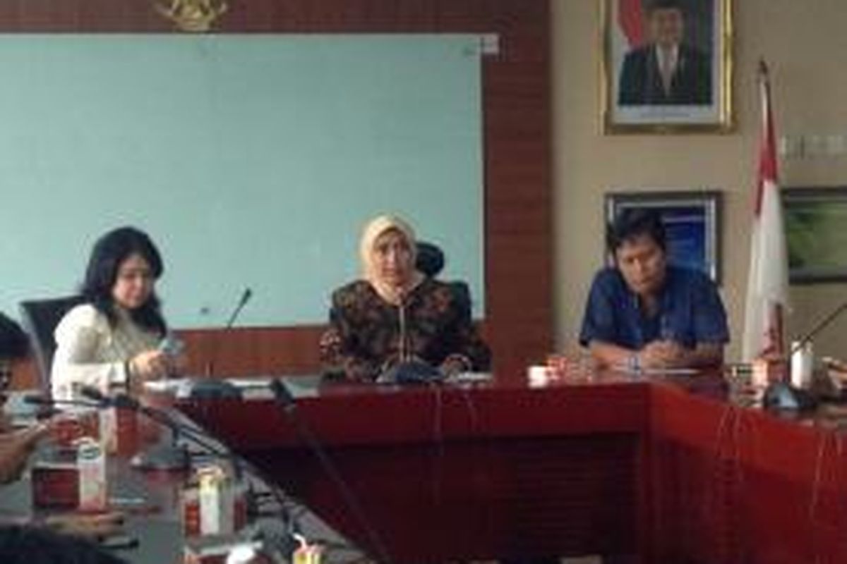 Direktur Utama PT Sarinah (Persero) Ira Puspadewi mengadakan konferensi pers di Kementerian BUMN, Jakarta, Jumat (15/1/2016).