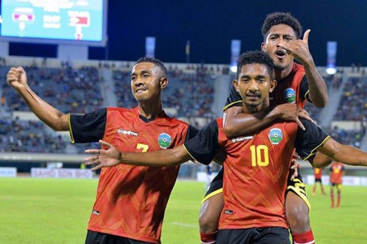 Selebrasi pemain timnas U-22 Timor Leste merayakan gol Henrique Cruz (10) ke gawang Kamboja pada final Sultan Hasanal Bolkiah Trophy 2018 di Stadion Nasional Sultan Hasanal Bolkiah, Bandar Seri Begawan, 5 Mei 2018.