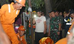 Bobby Nasution Tinjau Langsung Pemasangan Tanggul Sementara di Taman Maharani