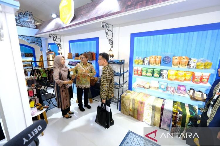 Stan Pertamina pada Hari UMKM Nasional di Solo, Jawa Tengah, Sabtu (12/8/2023). 