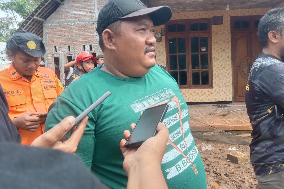 Arif, korban selamat dari kejadian longsor di Dusun Banturejo, Desa Sambirejo, Kecamatan Wonosalam, Kabupaten Jombang, Jawa Timur, saat ditemui di lokasi, Jumat (24/1/2025).