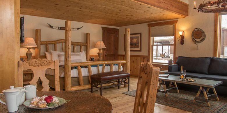 Kamar tipe Family Suite di Sorrel River Ranch Resort and Spa, Utah, Amerika Serikat.