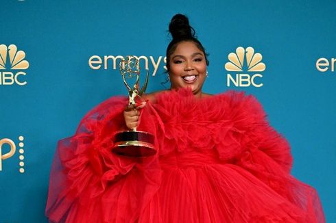 Raih Piala Emmy Awards 2022, Lizzo: Penghargaan Ini untuk Wanita Bertubuh Besar