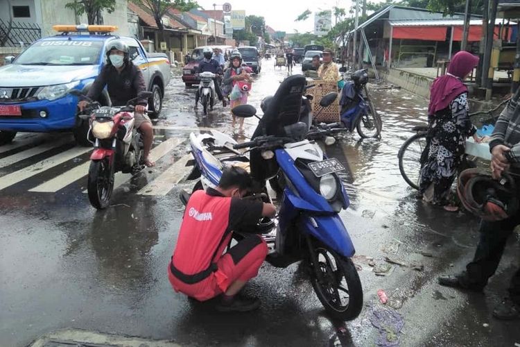 Yamaha memberikan service gratis untuk pemilik motor yang terdampak banjir di Jawa Tengah