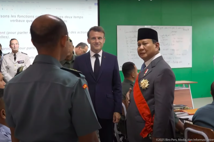 Bareng Macron di Akmil, Prabowo ke Prajurit: Siap Boyong Scorpene?