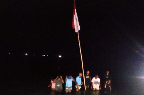 Kibarkan Merah Putih di Teluk Waienga NTT, Nelayan Ajak Warga Jaga Terumbu Karang