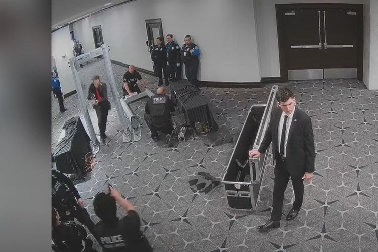 Rekaman Baru Tunjukkan Pelaku Penembakan Acara Trump Terobos Keamanan dalam 4 Detik
