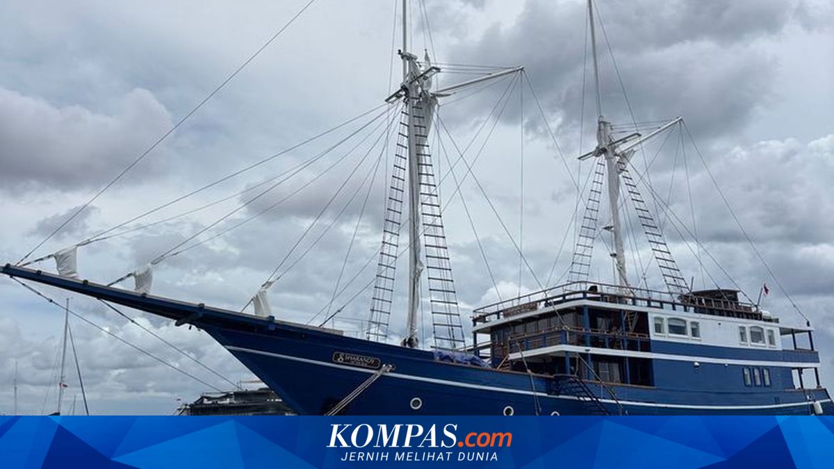 KOMPAS.com – Kecelakaan kapal tidak jarang menimbulkan kekhawatiran bagi wisatawan yang menggunakan transportasi laut, termasuk mereka yang hendak menyeberang menuju destinasi wisata di sejumlah pulau di Indonesia. Namun, Ketua Gabungan Industri Pariwisata Indonesia (GIPI) Hariyadi Sukamdani menilai persoalan keselamatan transportasi tidak serta-merta membuat wisatawan takut menggunakan kapal. “Kalau menurut saya sih enggak ya. Karena itu kan kembali yang tadi saya sampaikan, kalau aspek keselamatan dari yang menyediakan jasa transportasi itu kurang, ya kan mestinya enggak dinaikkan (ditumpangi)," kata Hariyadi kepada awak media di gedung Sapta Pesona, Jakarta Pusat, Rabu (23/9/2026). Namun, sambungnya, jika ada yang tetap memilih menumpangi kapal yang tidak memprioritaskan aspek keselamatan, harus tahu risiko terburuk. Menurut Hariyadi, aspek keselamatan dari penyedia jasa transportasi menjadi hal penting yang perlu diperhatikan sebelum sarana transportasi digunakan untuk mengangkut wisatawan.