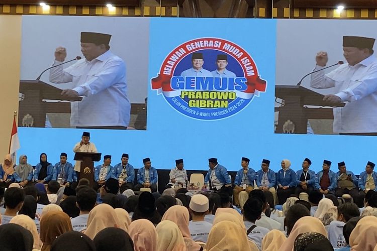 Calon presiden nomor urut 2 Prabowo Subianto menghadiri deklarasi dukungan dari relawan Gerakan Muda Islam (Gemuis) di Balai Kartini, Kuningan,  Jakarta Selatan, Senin (18/12/2023).