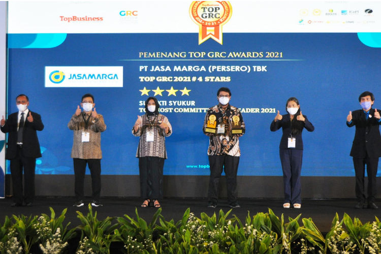 PT Jasa Marga mendapatkan dua penghargaan dalam ajang TOP GRC Awards 2021. 