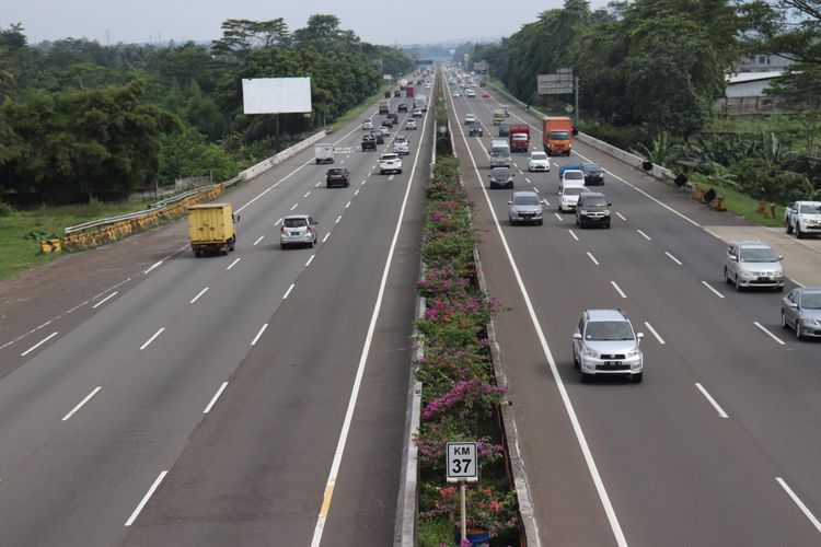 Volume Lalu Lintas di Jalan Tol Meningkat, Jasa Marga Imbau Warga Patuhi Aturan Berkendara