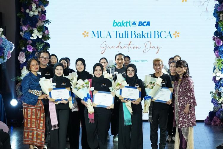 Sebanyak 15 sahabat disabilitas (teman tuli) dinyatakan lulus dalam program yang diselenggarakan BCA melalui payung Bakti BCA. 