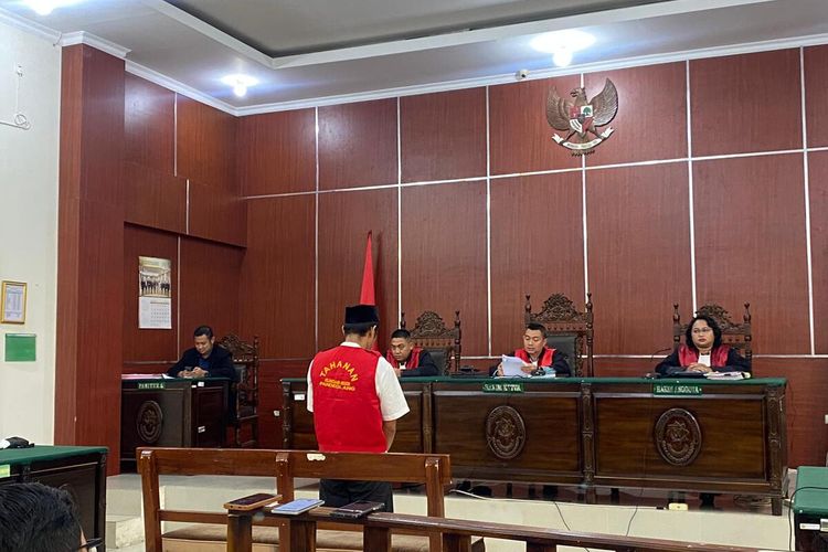 Sunendi, peburu badak di TNUK divonis enam tahun penjara dalam sidang vonis di PN Pandeglang, Rabu (4/6/2024).