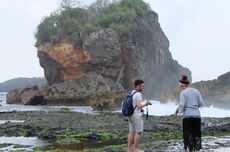 Wisatawan Diimbau Tidak Tertipu Dengan Ombak Tenang di Pantai Selatan DIY