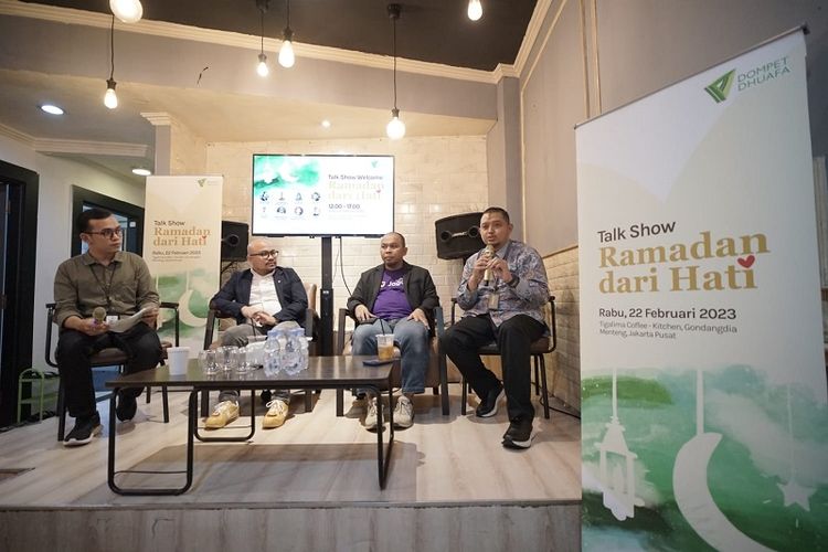 Sambut Ramadhan 1444 Hijriah (H), Dompet Dhuafa gelar Ruang Bincang yang membahas mengenai pemanfaatan teknologi digital dan metaverse dalam dunia filantropi, di Tigalima Kopi Menteng, Jalan KH Wahid Hasyim, Gondangdia, Jakarta Pusat, Rabu (22/2/2023). 