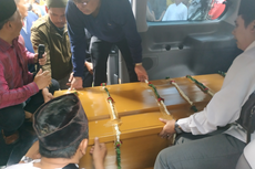 Jenazah Gus Sholah Akan Dimakamkan Dekat Makam Gus Dur