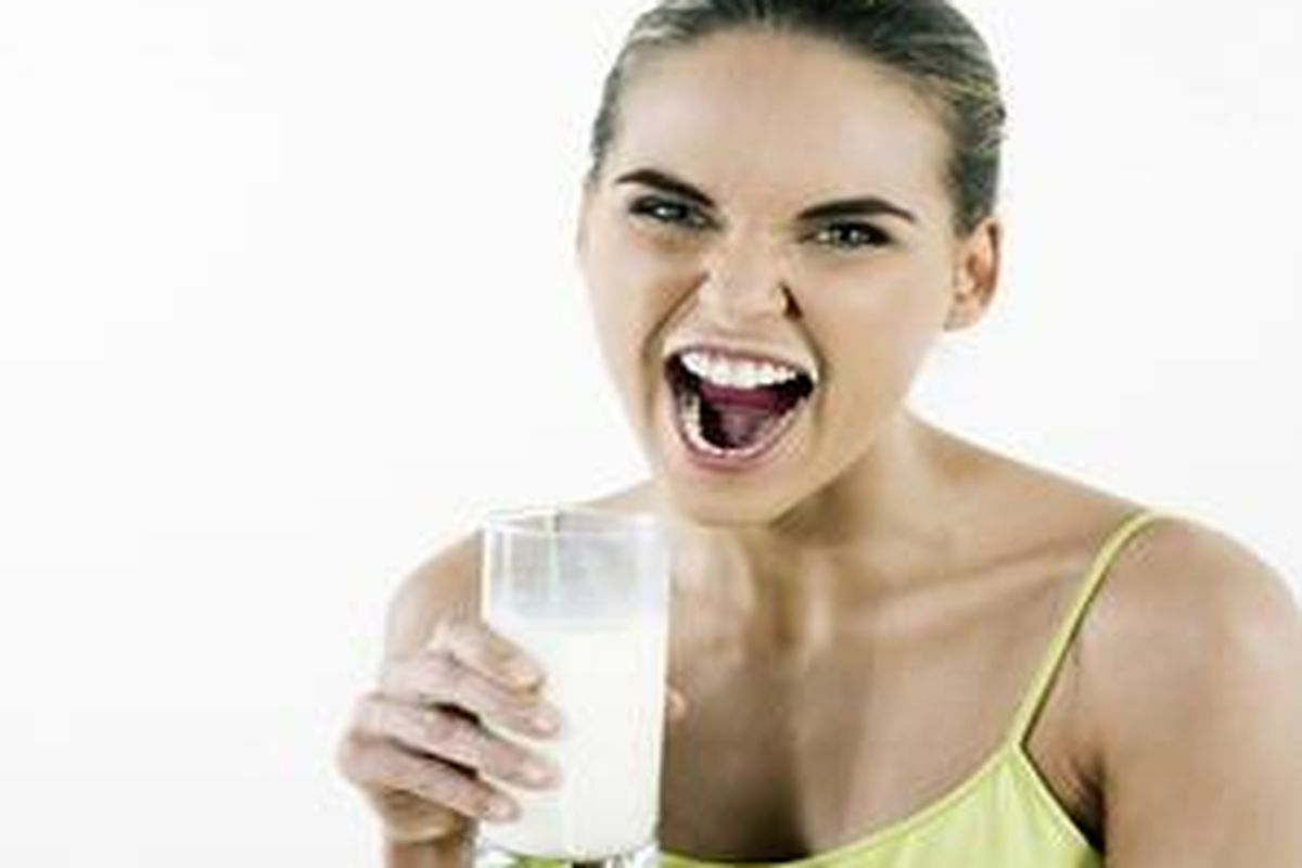 Protein susu yang disebut lactium memiliki efek menenangkan pada tubuh. 