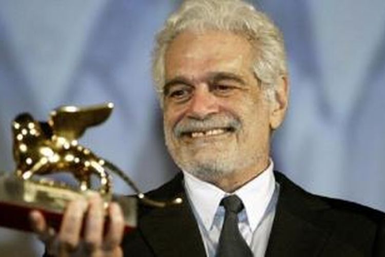 Omar Sharif memenangkan penghargaan bergengsi Golden Lion Honorary Award di Venice Film Festival pada 2003 