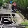 Video Viral Jalan 'Sakaratul Maut' di Indragiri Hilir Pekanbaru, Kondisinya Rusak Parah, Lubang Dimana-mana